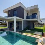 Kuşadası Davutlularda Satılık 7+2 VİLLA